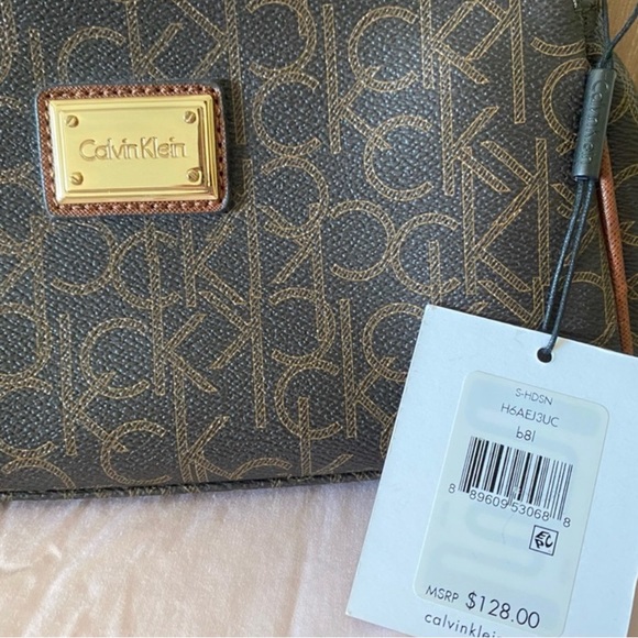 Calvin Klein crossbody bag - Picture 2 of 4